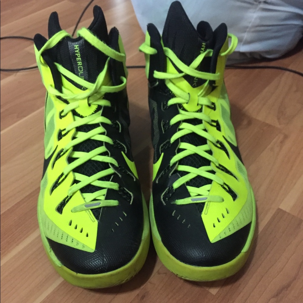 NIKE Hyperdunk Neon Yellow and Black pikachu